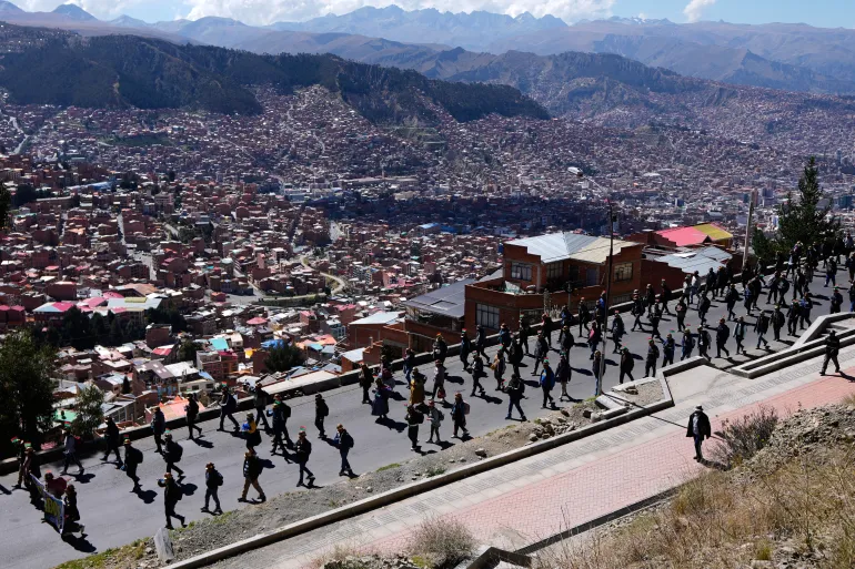 Mass Protests Erupt in Bolivia as Economic Crisis Fuels Calls for President Paz to Resign