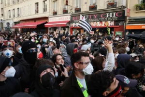 France Protests Grow as Yellow Vests Join Students